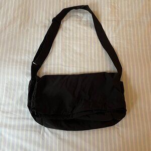 Uniqlo Drawstring Shoulder Bag